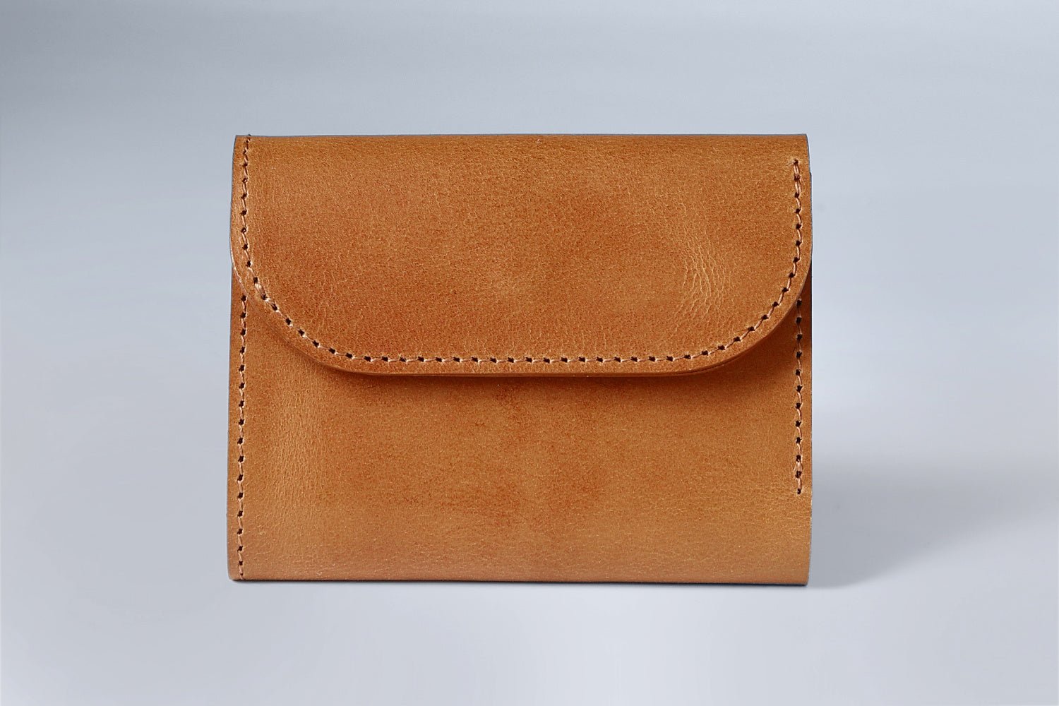 MC-keywallet。蔵前の革職人が製作した国産牛革のキーケース一体型ミニ財布。ブラウン。裏面のイメージ。