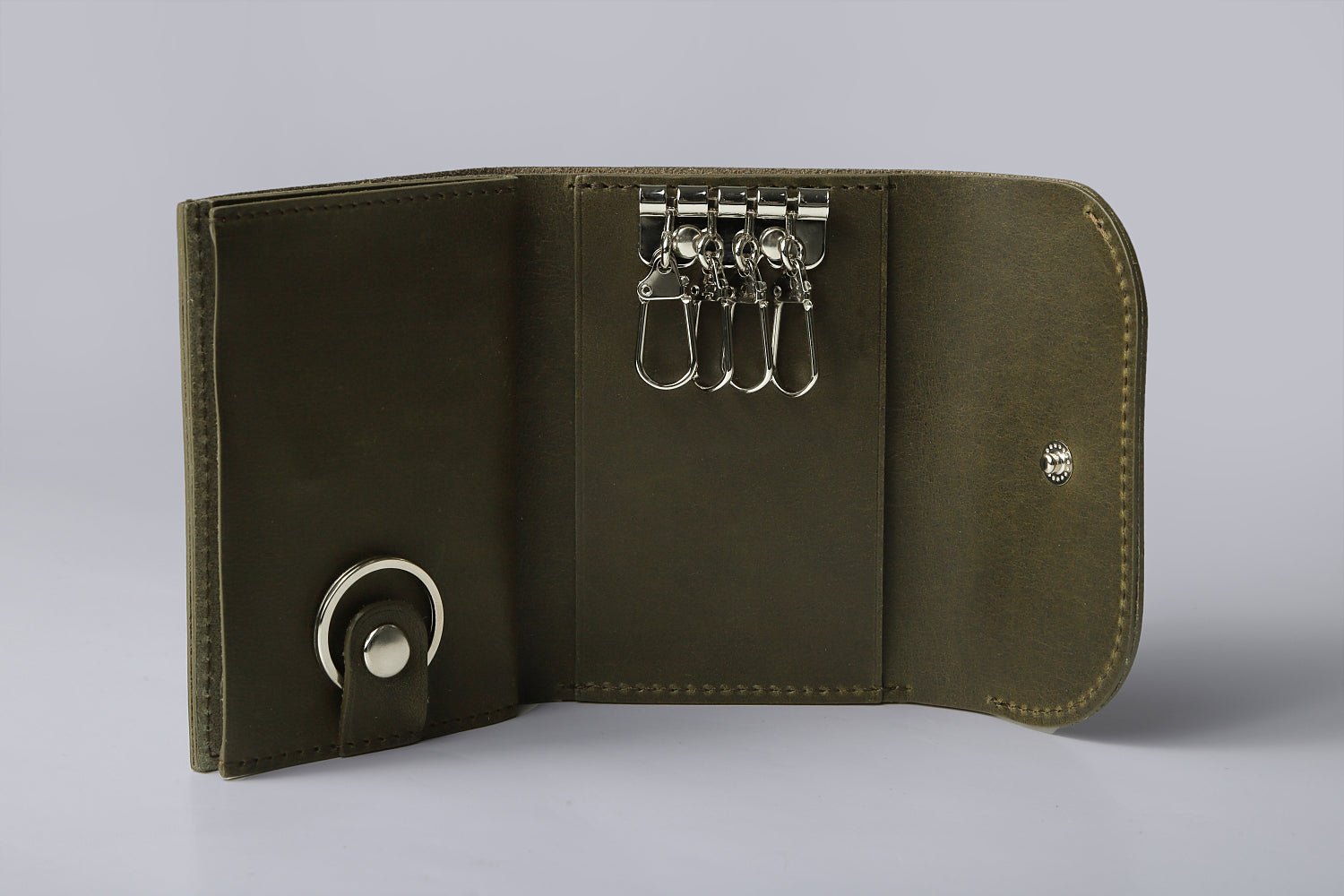 MC-keywallet。蔵前の革職人が製作した国産牛革のキーケース一体型ミニ財布。オリーブ。見開きのイメージ。