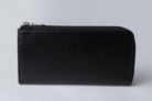 MC-longwallet。蔵前の革職人が製作した国産牛革のL字ファスナーミニマル長財布。ブラック。正面のイメージ。